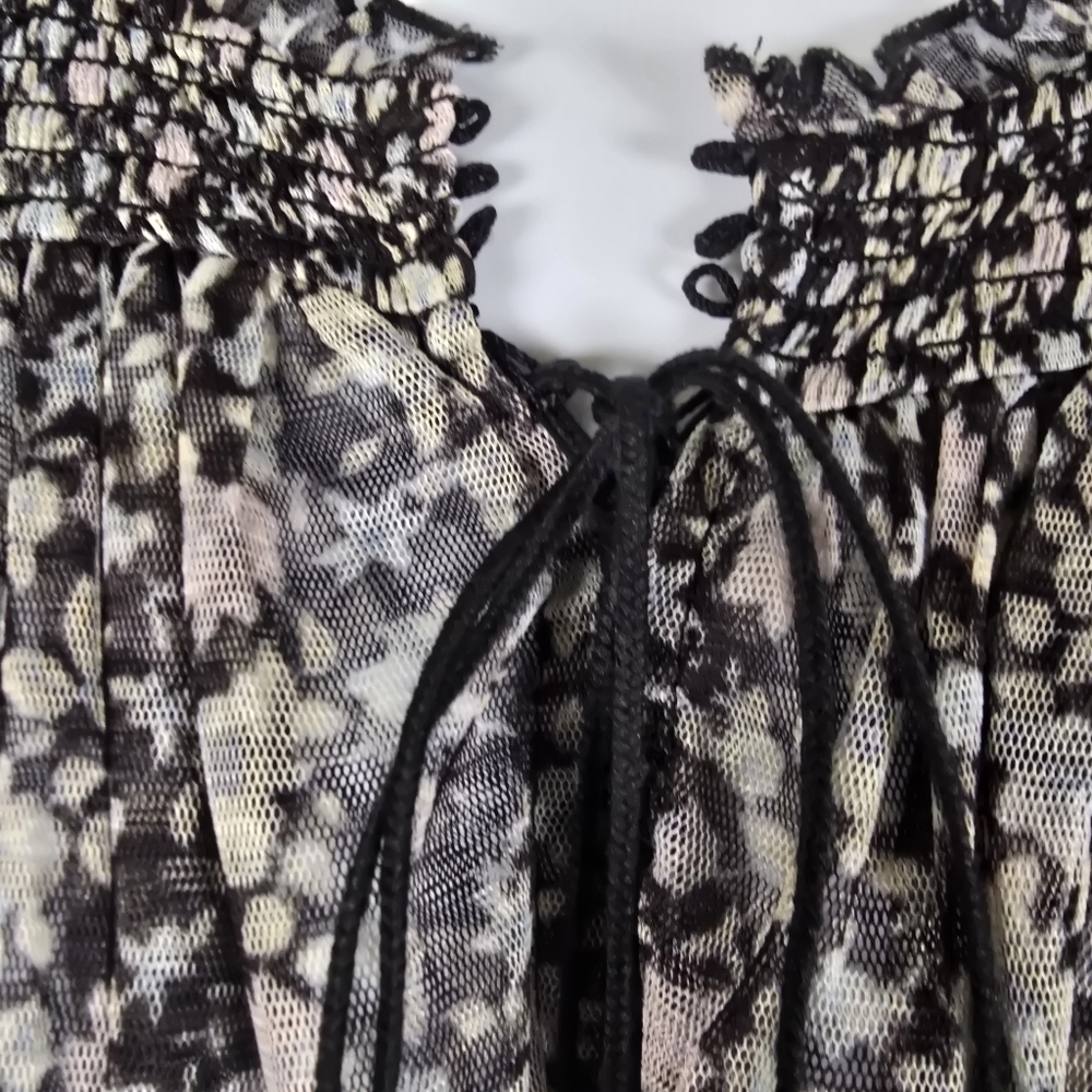 Free People Beatrice Lace-Up Top Printed Sheer Smocked Black Floral Size Medium - Picture 6 of 16